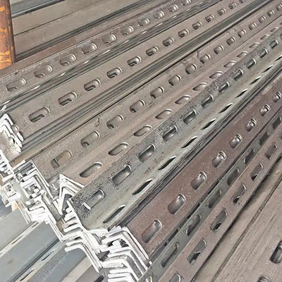 Стеллажи с предварительным оцинкованным отверстием углового канала 30 мм-100 мм